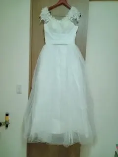 ウエディングドレス一式（ベール・グローブ・ヘッドアクセサリー付）【期間限定値下】