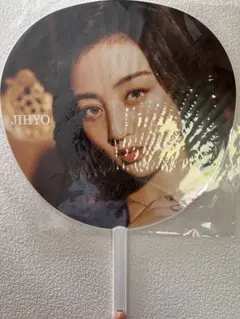 TWICE 5TH WORLD TOUR サイン入りソロポラ (JIHYO) twice_wearing on X: 