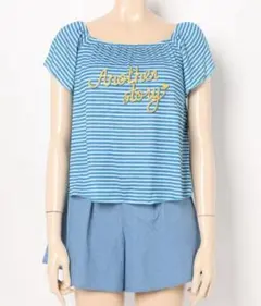 Brand new, retail price 13,200 yen. Women's 4-piece swimsuit set with striped pattern for body coverage.
