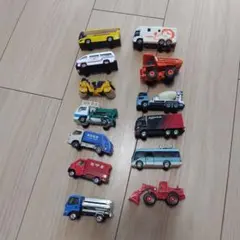 トミカ　セット 13台