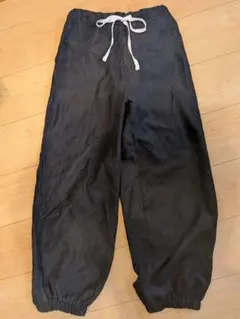 150cm 黒 長ズボン