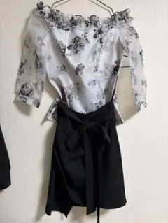 花柄オフショル トップス ブラックスカート セット