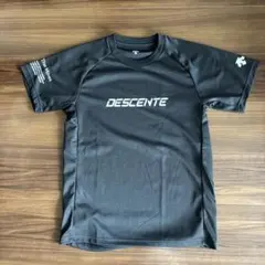DESCENTE 半袖シャツ ブラック Sサイズのサムネイル