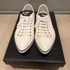 PRADA ホワイトスニーカーのサムネイル