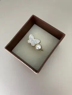 蝶デザイン×パールリング　スワロフスキー使用