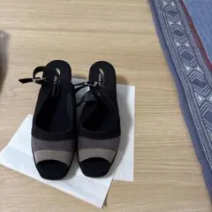 オープントゥサンダル 23.5cm 黒とグレー