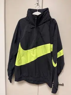 NIKE アノラックナイロンジャケット　ブラックボルトのサムネイル