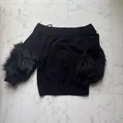 rienda ファー付きオフショルダーセーター