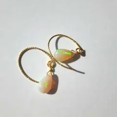 [ 最終価格 ] オパールのピアス