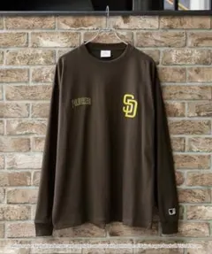 MLB 別注 SD パドレスワッペン刺繍 ビッグシルエット長袖Tシャツ Mのサムネイル