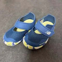 new balance キッズサンダル 13 (6.5) 青