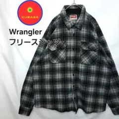 フリースシャツ