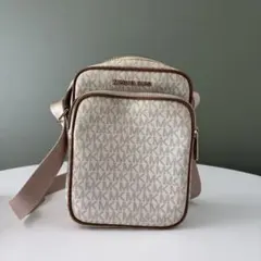 MICHAEL KORS ショルダーバッグ　バック　ロゴ付き マイケルコース