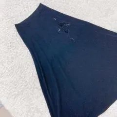 〈 レディース 〉 ブラック ロングスカート おしゃれ 大人 花柄 ワンポイント