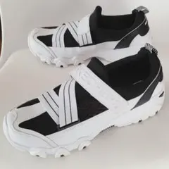【美品】SKECHERS スケッチャーズ D’LITES2 白 スニーカー 24