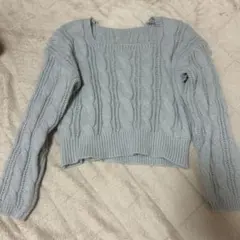 ショート丈　ニット　グレー