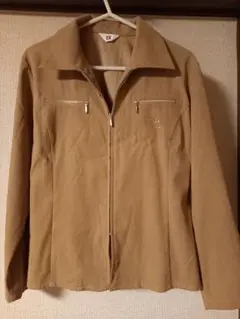 ベージュ ジップアップジャケット