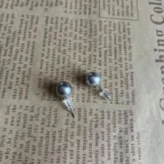 グレー パール ピアス　パール直径約0.8cm