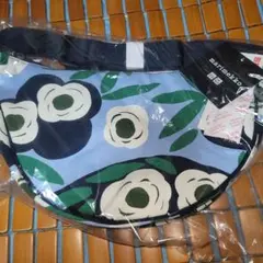 ユニクロ　ラウンドミニショルダーバッグ　Marimekkoコラボ