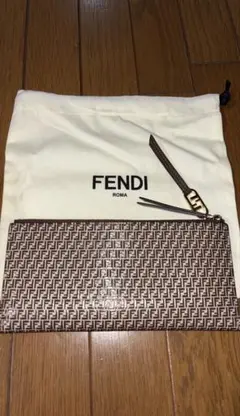 FENDI ブラウンレザー長財布