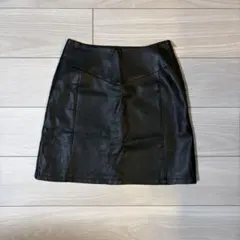 フェイクレザー　ミニスカート