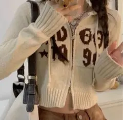 フード付きニットセーター