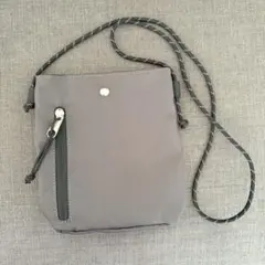 サコッシュ　グレーのサムネイル