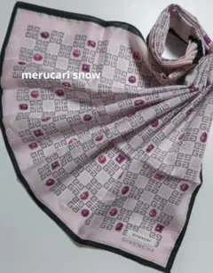 GIVENCHY　大判ハンカチーフ　スカーフ