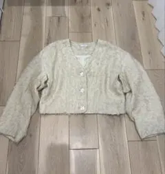 CLANEクリーム色 ボタン付きクロップドカーディガン サイズ1