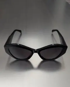 【希少】PRADA SPR 07Y-F キャットアイ サングラス イタリア製のサムネイル
