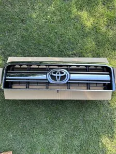 廃盤超希少。超美品。ランクル70フロントグリル純正 ランドクルーザー70 フロントグリル 純正 廃盤超希少。超美品