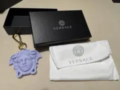 VERSACE 　ベルサーチ　キーホルダー ラベンダー美品のサムネイル