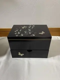 蝶と花の漆塗り収納ボックス