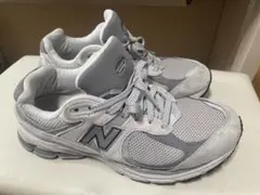 New Balance スニーカー グレー　ML2002R0 ニューバランスのサムネイル