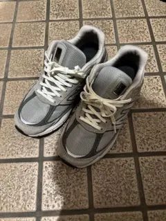 New Balance 990 v5 グレー スニーカー