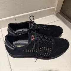 スタッズ スニーカー