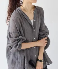 le.coeur blanc　シアーガーゼバックギャザーシャツ　Gのサムネイル