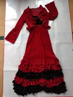 【美品】スペイン製フラメンコ衣装☆黒✕赤　ボレロタイプツーピース（3点セット）