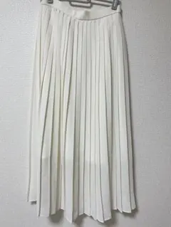 UNIQLO プリーツスカート S 白