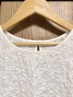 chambre de charme シャンブル  noire 刺繍ブラウスのサムネイル