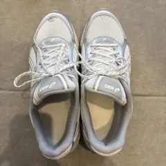 美品　asics GEL-KINETIC FLUENT 26.0cm ホワイト