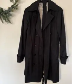 黒のトレンチコート