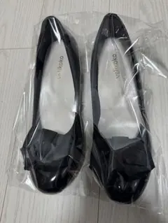 velikoko ワイド23.5パンプス　エナメル　黒