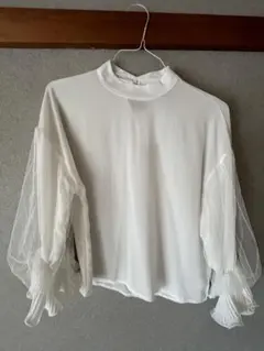 ホワイトシフォンシャツ フリル袖