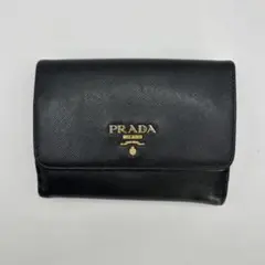 PRADA 二つ折り財布　ブラック　1M0523 サフィアーノ　レザー　折り財布