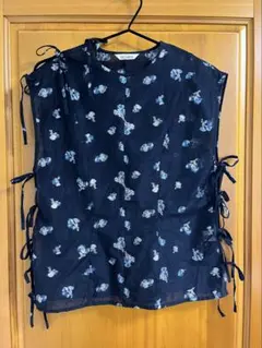LOEFF 花柄刺繍ベスト ジレ ブラック　ワタスゲ LOEFF 花柄刺繍ベスト ジレ ブラック ワタスゲ - メルカリ