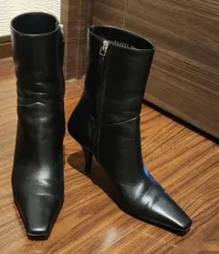 GUCCI　レザー ポインテッドトゥ ショートブーツ　ブーティ ブラック