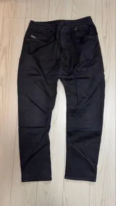 Diesel ブラックデニム スリムフィット