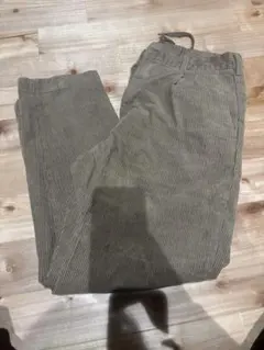 カーキ コーデュロイパンツ