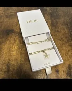 Dior 星型チャーム